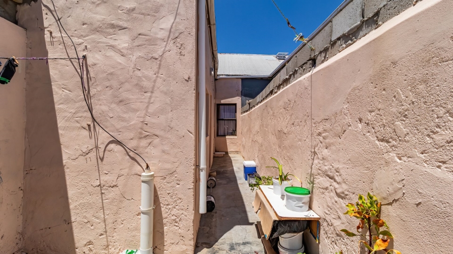 2 Bedroom Property for Sale in Woodstock Western Cape